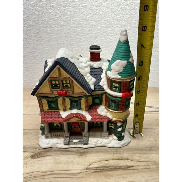 Vintage Village English Cottage Collection Lighted Hand Painted Porcelain House - Picture 8 of 11